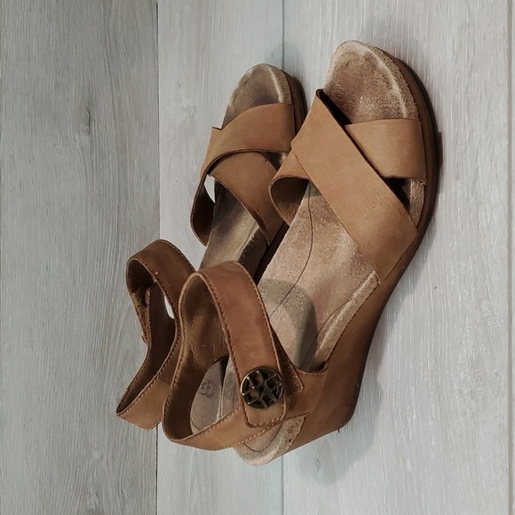 Ugg Australia Women Leather Wedge Sandals shoes sz 5 - Picture 1 of 13